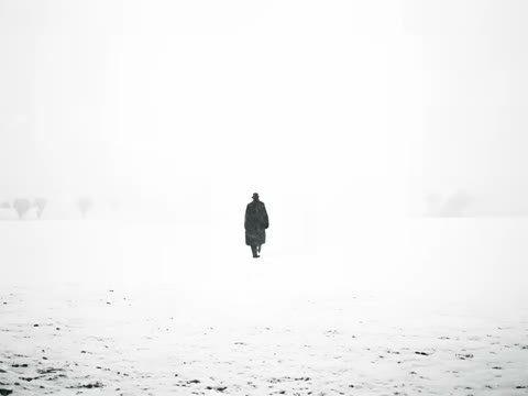 Beat 10: Woman in wind