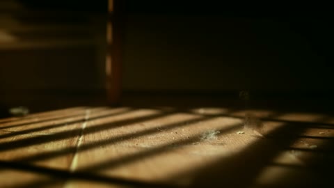 Beat 3: Floor light