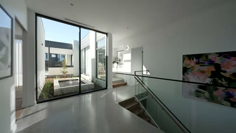 Beat 14: Bathroom and landing
