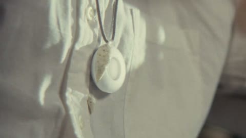 Beat 11: Pendant detail
