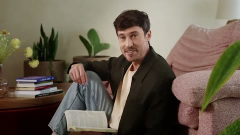Beat 1: Presenter on sofa