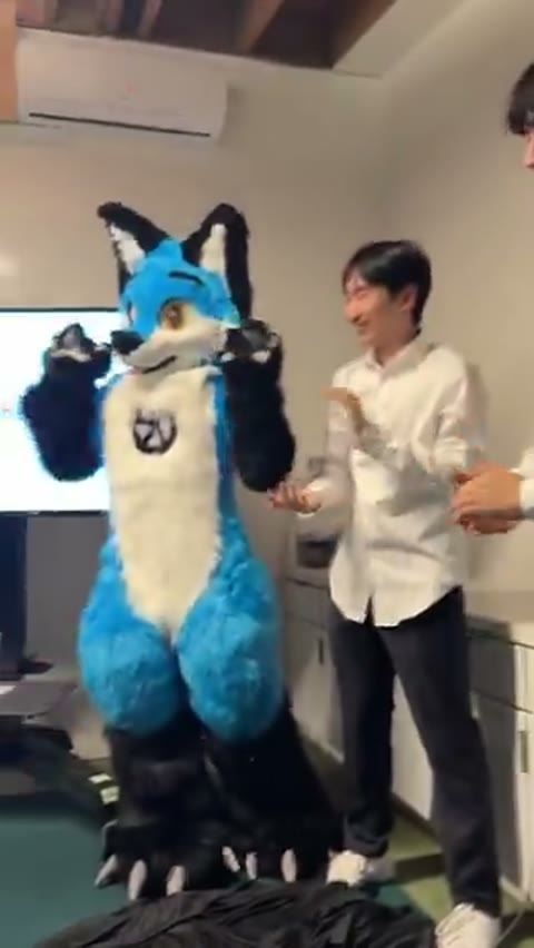 Beat 8: Fox dances