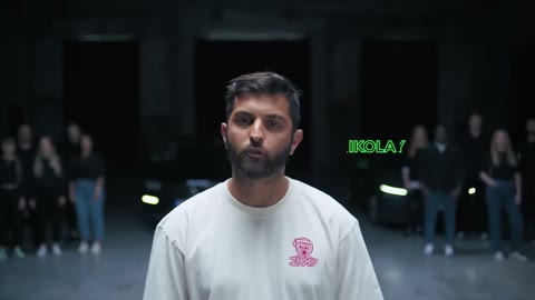 Beat 3: Logo drop