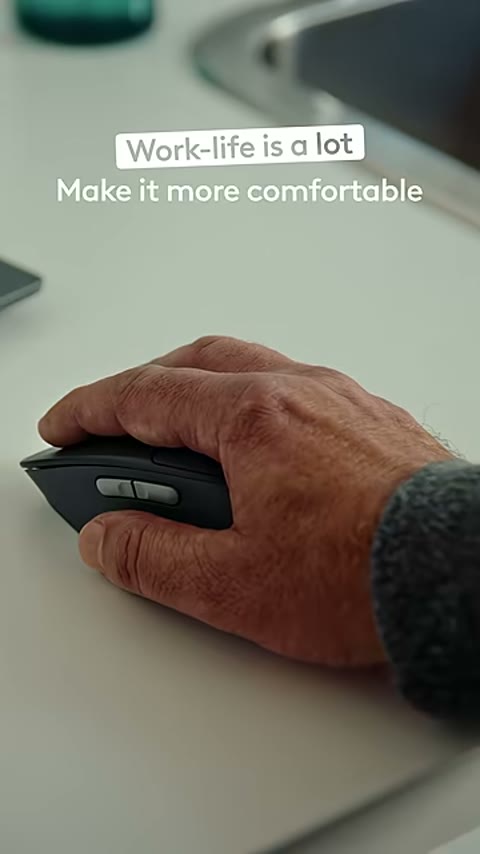 Beat 6: Hand on mouse