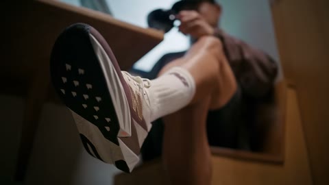 Beat 1: Feet up