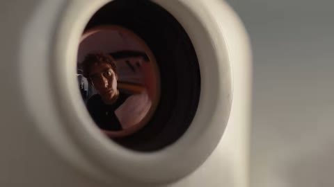 Beat 40: Lens reflection