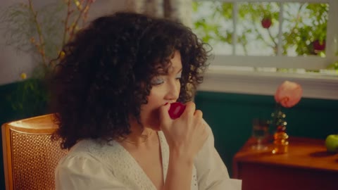 Beat 15: Eating apple