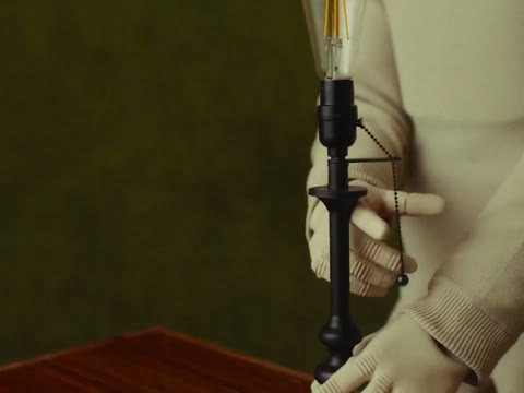 Beat 2: Lightbulb