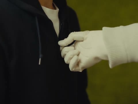 Beat 6: Handshake