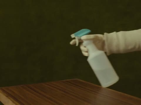 Beat 11: Spray bottle