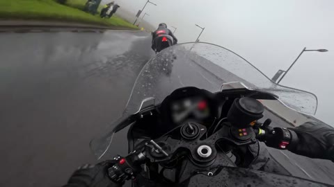 Beat 16: Wet-road bike POV