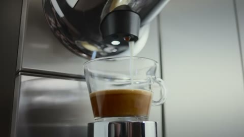 Beat 8: Glass pour