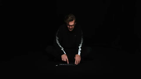 Beat 4: Drums close