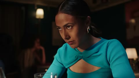 Beat 6: Woman in teal