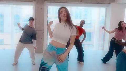 Beat 4: Dance crew