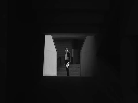 Beat 24: Doorway walk