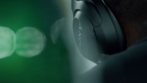 Beat 25: Assistants on headsets