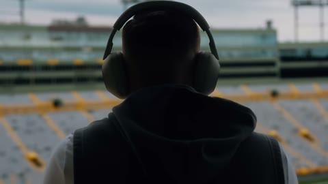 Beat 32: White Sony headphones