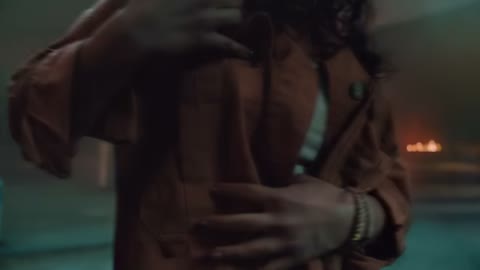 Beat 7: Over shoulder