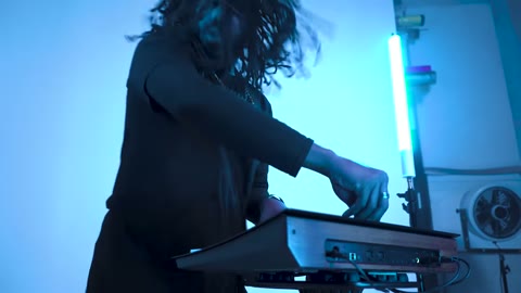 Beat 21: Hands and knobs
