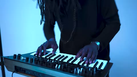 Beat 25: Hands montage