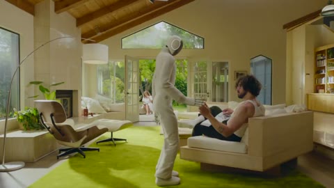Beat 6: Robot and man
