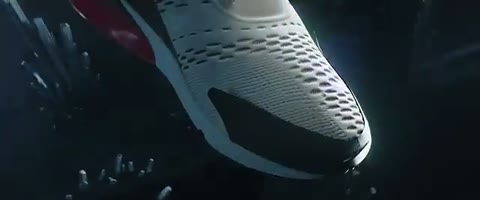 Beat 5: Toe arrives