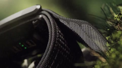 Beat 4: Strap peel