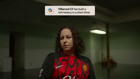 Beat 15: Barcelona fan glances