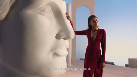 Beat 8: Zendaya leaning