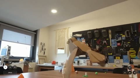 Beat 27: Desk world