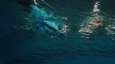 Beat 5: Underwater hand