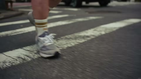 Beat 10: Crosswalk feet