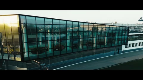 Beat 7: Glass showroom