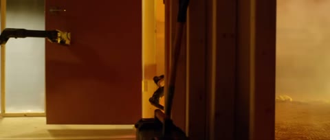 Beat 9: Door arm