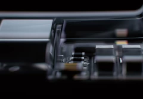 Beat 7: Internals blur