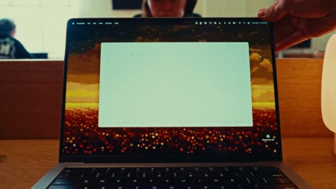 Beat 2: Laptop front
