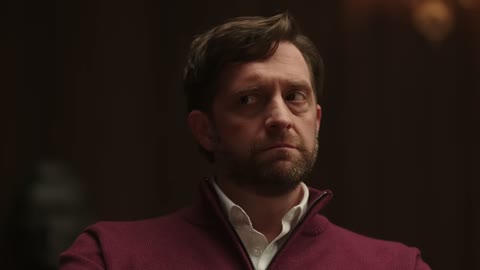 Beat 6: Man glances