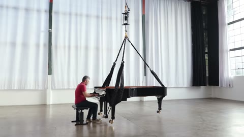 Beat 6: Overhead pianist