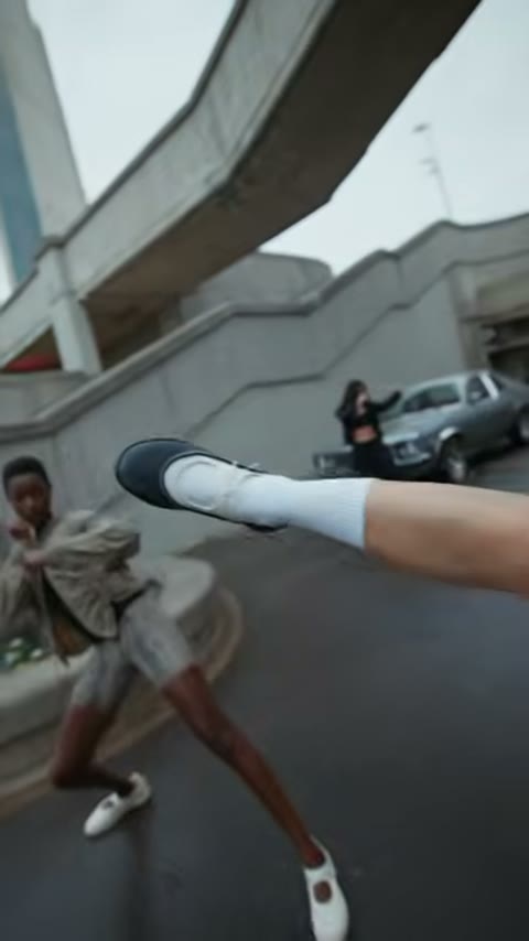 Beat 1: High kick