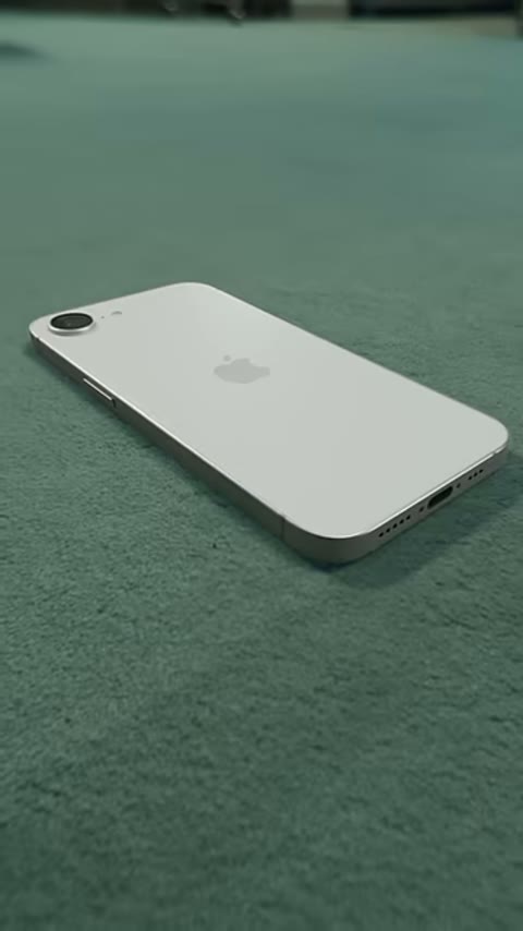 Beat 5: iPhone 17e