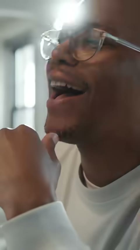 Beat 8: Laughing man