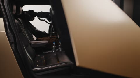 Beat 3: Door opens