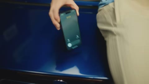 Beat 5: Phone gesture