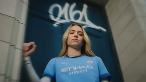 Beat 10: Women's squad and car