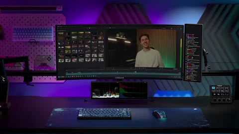 Beat 12: Creator desk