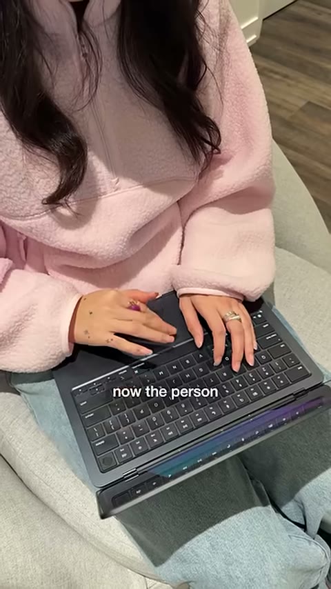 Beat 13: Laptop at the counter