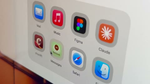 Beat 9: Pinned apps panel
