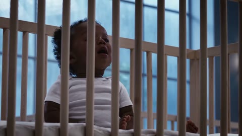 Beat 3: Baby looks up