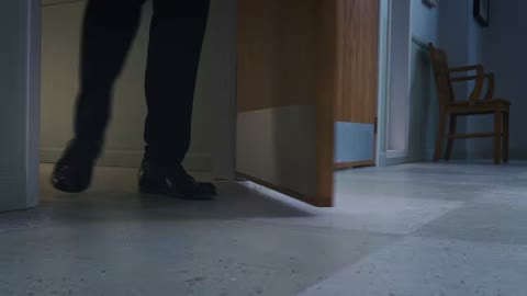 Beat 4: Door and shoes